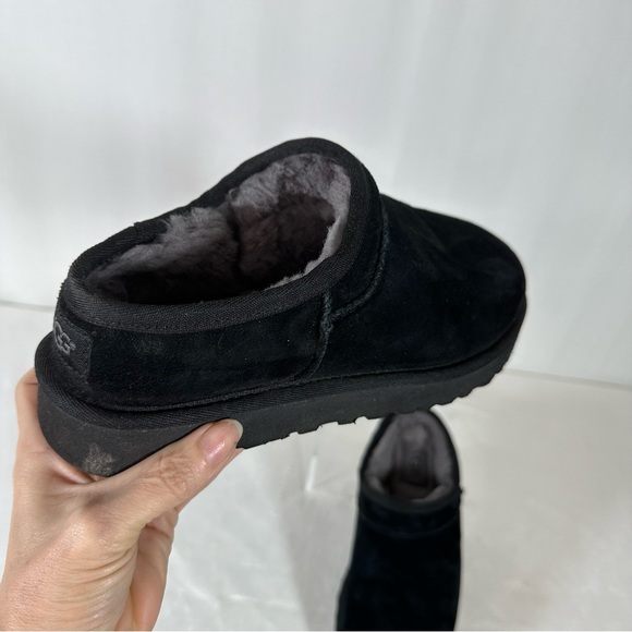 UGG 🎀 Classic plush slippers sz 8✔️ - Picture 7 of 7